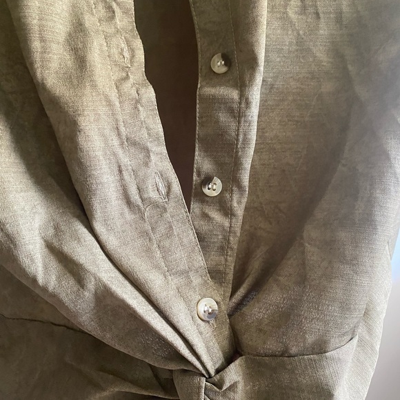 Olive green top with buttons - Picture 5 of 5